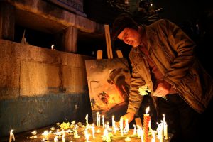 ادای احترام هنرمندان به شهدای آتش نشان حادثه پلاسکو