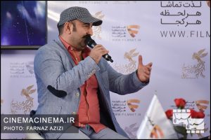 مهران احمدی در معرفی فیلم مصادره در مراسم دو قدم تا سیمرغ