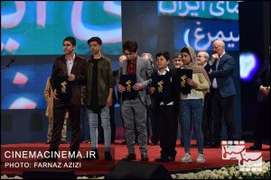 عوامل فیلم خورشید در آیین اختتامیه سی و هشتمین جشنواره فیلم فجر
