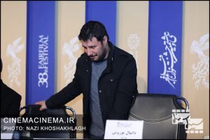 جواد عزتی در نشست خبری عوامل فیلم «آتابای» در هفتمین روز سی و هشتمین جشنواره فیلم فجر