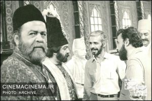 محمد علی کشاورز در کنار جمشید مشایخی، علی حاتمی، عزت الله انتظامی در فیلم کمال‌الملک / عکاس عزیز ساعتی