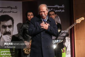 علی نصیریان در جشن سالانه انجمن منتقدان و نویسندگان تئاتر