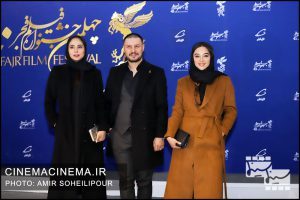 از راست آناهیتا درگاهی، جواد عزتی و رعنا آزادی ور در فتوکال فیلم مرد بازنده در چهلمین جشنواره فیلم فجر