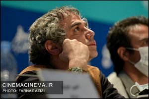 کیوان مقدم در نشست خبری فیلم بدون قرار قبلی در هشتمین روز چهلمین جشنواره فیلم فجر
