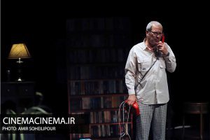 رامین ناصرنصیر در نمایش «نصف شبی»
