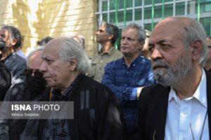 مراسم تشییع و خاکسپاری کیومرث پوراحمد در قطعه هنرمندان تهران