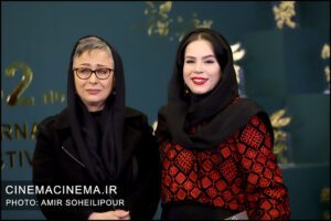 از راست ملیکا شریفی نیا و آزیتا حاجیان در ششمین روز چهل و دومین جشنواره فیلم فجر