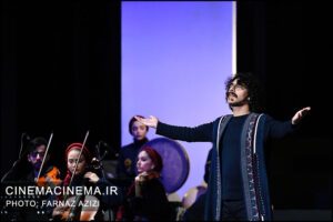 بهادر صحت در کنسرت نمایش «پیروز و پریزاد» به آهنگسازی، کارگردانی و نوازندگی تار علی قمصری