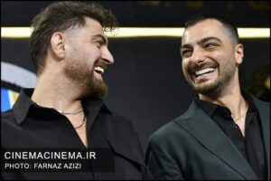 از راست سجاد بابایی و امیرحسین فتحی در پانزدهمین جشن بزرگ منتقدان و نویسندگان سینمایی ایران