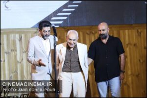 از راست مهران احمدی، ناصر ممدوح و فرزاد حسنی در پانزدهمین جشن بزرگ منتقدان و نویسندگان سینمایی ایران