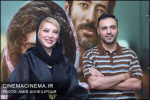 از راست سامان صفاری و صدف اسپهبدی در اکران مردمی گوزن‌های اتوبان