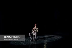 علی نصیریان در مراسم شصت سالگی تماشاخانه سنگلج