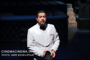 کامران تفتی در نمایش «کازابلانکا» به کارگردانی «شیما محمدی»