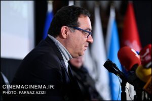 روح‌الله حسینی در نشست خبری جشنواره جهانی فیلم فجر