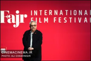 فرزاد موتمن در مراسم افتتاحیه چهل‌و‌سومین جشنواره جهانی فیلم فجر