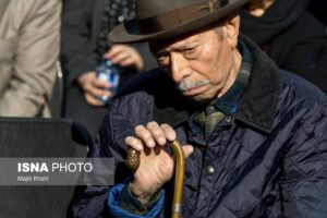 علی نصیریان در مراسم تشییع پیکر هادی مرزبان