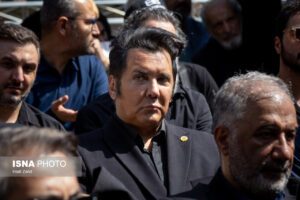 حسام نواب صفوی در مراسم تشییع و خاکسپاری پیکر زنده یاد «اکبر عبدی»