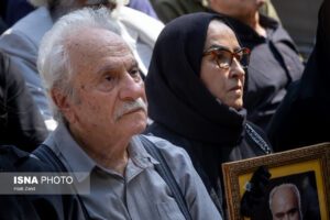 ایرج راد در مراسم تشییع و خاکسپاری پیکر زنده یاد «اکبر عبدی»