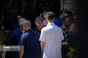 ایرج طهماسب در مراسم تشییع و خاکسپاری پیکر زنده یاد «اکبر عبدی»